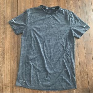 Men’s fitted dry fit shirt